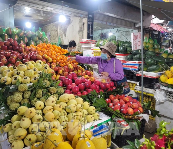 TP Hồ Chí Minh: Giá cả hàng hoá tăng cao trong ngày Rằm tháng 7 
