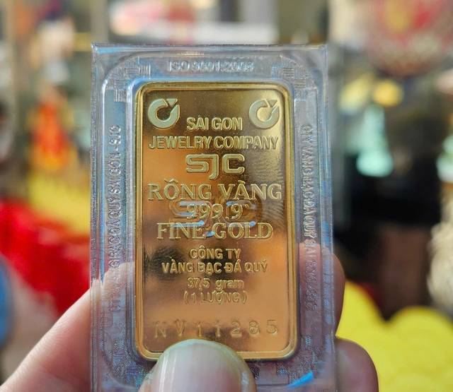 Giá vàng hôm nay 16/9: Vàng SJC trong nước bán ra 132 triệu đồng/lượng